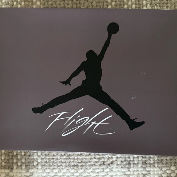 A Ma Maniere Jordan 4 - Picture 6 of 9